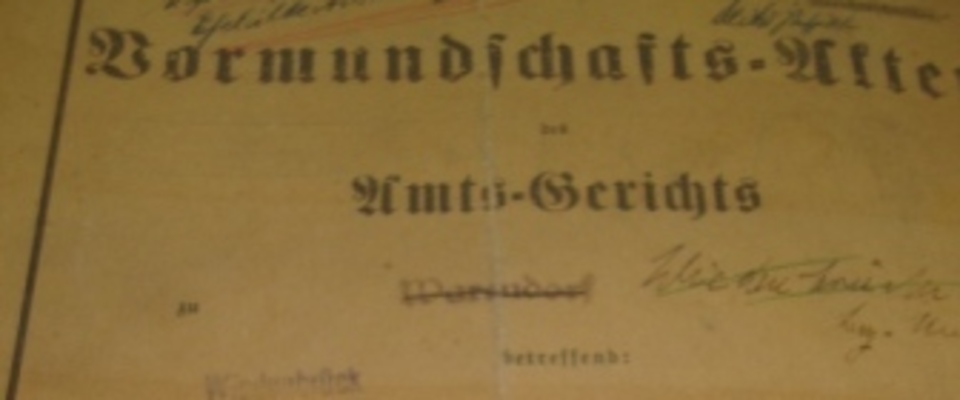 Das Bild zeigt eine Vormundschaftsakte aus dem Archiv des Amtsgerichts Warendorf.