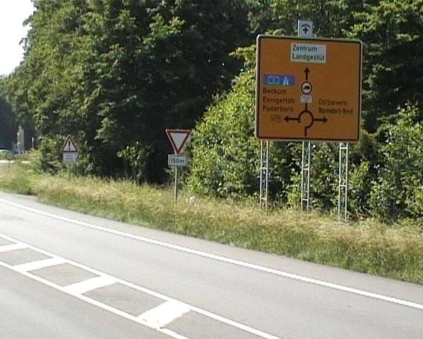 Bild Nr. 1 zeigt die B 475/kleiner Kreisverkehr B 475/Sassenberger Str.