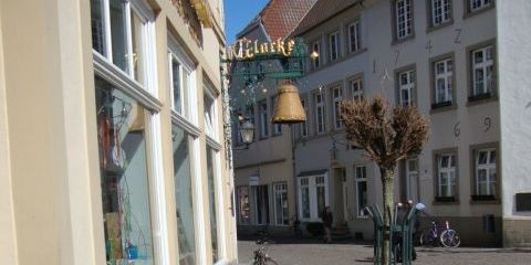 Das Bild zeigt das Radaktionsgebäude der Glocke in der Innenstadt.